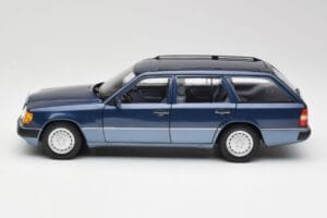 Mercedes 300D W124 T-Modell Nautical Azul Norev 1:18 183962 Metal - imagen 4 de 8