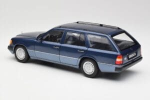 Mercedes 300D W124 T-Modell Nautical Azul Norev 1:18 183962 Metal - imagen 7 de 8