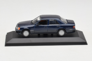 Mercedes W124 Azul Oscuro Minichamps 1:43 MB006 Metal