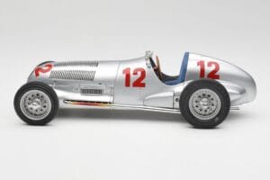 Mercedes W125 #12 R. Caracciola Grand Prix 1937 CMC 1:18 M-052 Metal - imagen 3 de 6