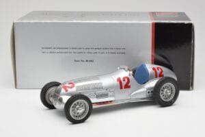 Mercedes W125 #12 R. Caracciola Grand Prix 1937 CMC 1:18 M-052 Metal - imagen 6 de 6
