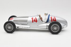 Mercedes W125 #14 Daimler-Benz AG M. von Brauchitsch 2nd Place German GP 1937 Minichamps 1:18 155373114 Metal - imagen 3 de 6