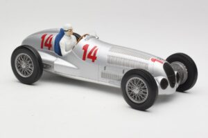 Mercedes W125 #14 Daimler-Benz AG M. von Brauchitsch 2nd Place German GP 1937 Minichamps 1:18 155373114 Metal - imagen 4 de 6