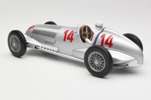 Mercedes W125 #14 Daimler-Benz AG M. von Brauchitsch 2nd Place German GP 1937 Minichamps 1:18 155373114 Metal - imagen 5 de 6