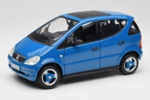Mercedes A-Class W168 Azure Azul Maisto 1:18 50311 Metal