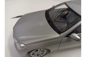 Mercedes Clase E W212 Avantgarde Iridium Plata Pintura Edición 1 Minichamps 1:18 B66960212-D1 Metal - imagen 8 de 11