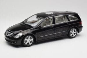 Mercedes R-Class W251 Obsidian Negro Minichamps 1:18 Mercedes R-Class W251 Obsidian Negro Minichamps 1:18 150034601 Metal