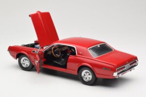 Mercury Cougar XR-7 Rojo Sun Star 1:18 1541 Metal - imagen 5 de 8