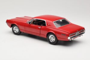 Mercury Cougar XR-7 Rojo Sun Star 1:18 1541 Metal - imagen 7 de 8