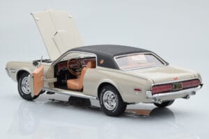 Mercury Cougar XR7-G Fawn Sun Star 1:18 1572 Metal - imagen 5 de 8