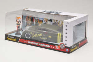 Mercury Gotham or Bust With Harley Quinn Figure Metals Diecast 1:24 30456 Metal - imagen 3 de 3