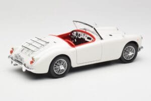 MGA Roadster Old English White Revell 1:18 08455 Metal - imagen 3 de 8