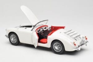 MGA Roadster Old English White Revell 1:18 08455 Metal - imagen 5 de 8