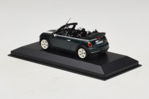 Mini Cooper Descapotable Verde Con Franja Blanca Minichamps 1:43 80420309093-R1 Metal - imagen 3 de 5