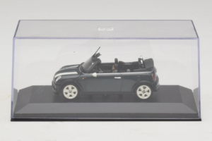 Mini Cooper Descapotable Verde Con Franja Blanca Minichamps 1:43 80420309093-R1 Metal - imagen 4 de 5