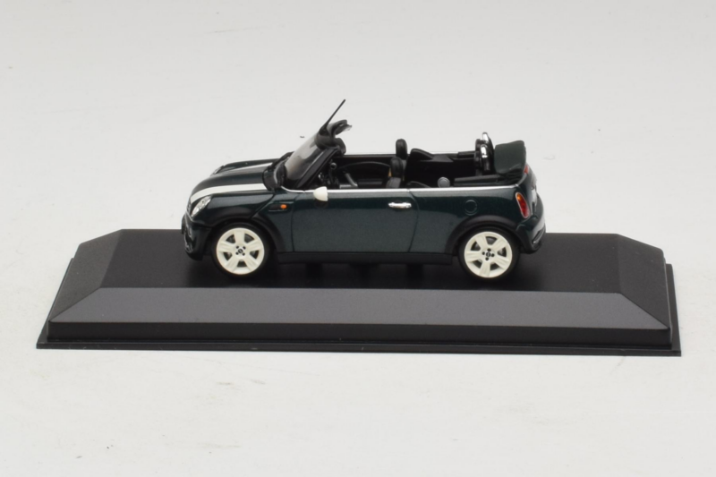 Mini Cooper Descapotable Verde Con Franja Blanca Minichamps 1:43 80420309093-R1 Metal