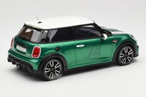 MINI Cooper F56 JCW British Racing Verde Otto 1:18 OT1098 Resina - imagen 2 de 6