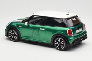 MINI Cooper F56 JCW British Racing Verde Otto 1:18 OT1098 Resina - imagen 5 de 6
