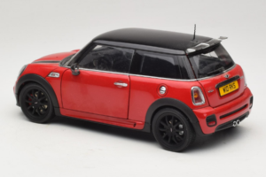 Mini Cooper John Cooper Works R56 Rojo & Negro Kyosho 1:18 80430419909 Metal - imagen 7 de 8