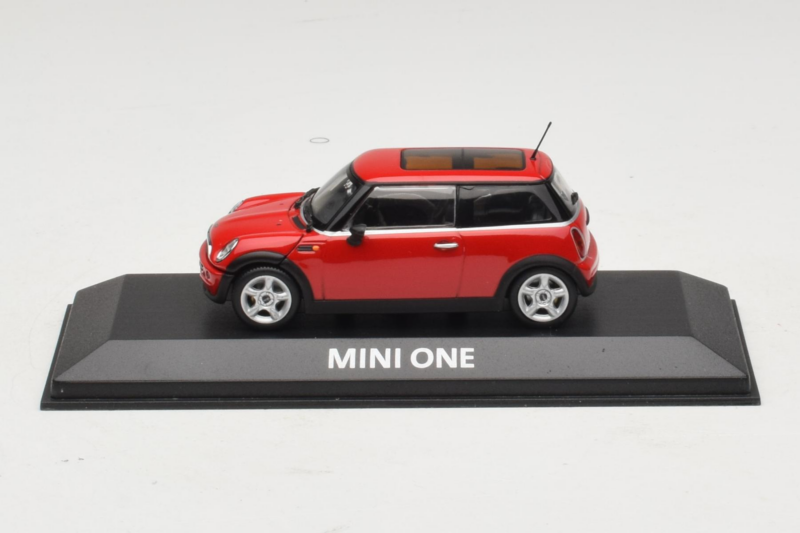 Mini Cooper Rojo Minichamps 1:43 MINI010 Metal