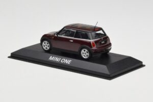 Mini One R50 Rojo Oscuro Con Techo Negro Minichamps 1:43 MINI008 Metal - imagen 3 de 5