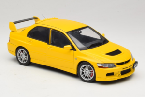 Mitsubishi Lancer Evolution IX GSR Amarillo AUTOart 1:18 77192 Metal - imagen 6 de 8