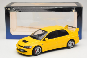 Mitsubishi Lancer Evolution IX GSR Amarillo AUTOart 1:18 77192 Metal - imagen 8 de 8