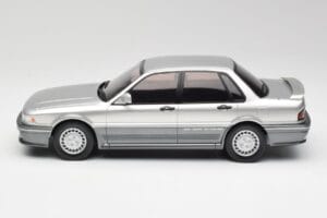 Mitsubishi Galant VR-4 Plata IXO 1:18 18CMC191 Metal - imagen 3 de 6