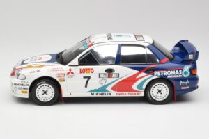 Mitsubishi Lancer Evo 3 Group A #4 T. Makinen / S. Harjanne Rally Australia 1996 Otto 1:18 OT475 Resina - imagen 3 de 6