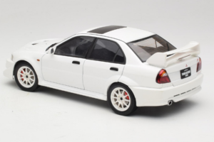 Mitsubishi Lancer Evo VI Tommi Makinen Edition Blanco AUTOart 1:18 77157 Metal - imagen 7 de 8