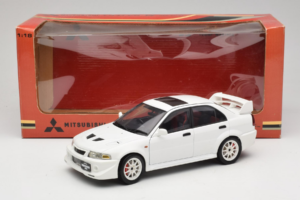 Mitsubishi Lancer Evo VI Tommi Makinen Edition Blanco AUTOart 1:18 77157 Metal - imagen 8 de 8