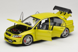 Mitsubishi Lancer Evo VII Mustard Yellow AUTOart 1:18 77166 Metal - imagen 2 de 8