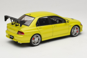 Mitsubishi Lancer Evo VII Mustard Yellow AUTOart 1:18 77166 Metal - imagen 3 de 8