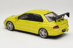 Mitsubishi Lancer Evo VII Mustard Yellow AUTOart 1:18 77166 Metal - imagen 5 de 8