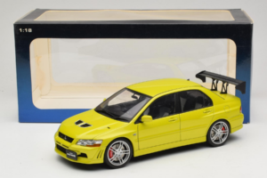 Mitsubishi Lancer Evo VII Mustard Yellow AUTOart 1:18 77166 Metal - imagen 8 de 8