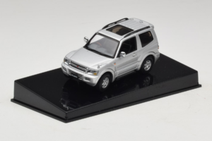 Mitsubishi Pajero SWB Plata AUTOart 1:43 57113 Metal - imagen 2 de 4