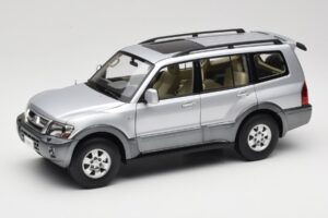 Mitsubishi Pajero V73 Azul YC Model 1:18 241218040102010209 Metal