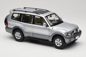 Mitsubishi Pajero V73 Azul YC Model 1:18 241218040102010209 Metal - imagen 6 de 8