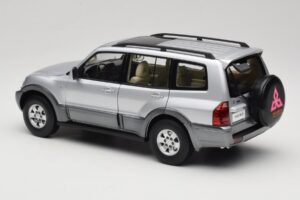 Mitsubishi Pajero V73 Azul YC Model 1:18 241218040102010209 Metal - imagen 7 de 8