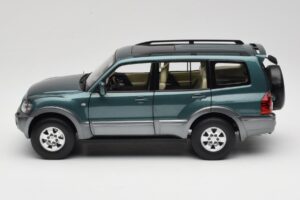 Mitsubishi Pajero V73 Verde YC Model 1:18 241218040101010215 Metal - imagen 4 de 8