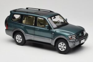 Mitsubishi Pajero V73 Verde YC Model 1:18 241218040101010215 Metal - imagen 6 de 8
