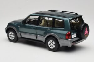 Mitsubishi Pajero V73 Verde YC Model 1:18 241218040101010215 Metal - imagen 7 de 8