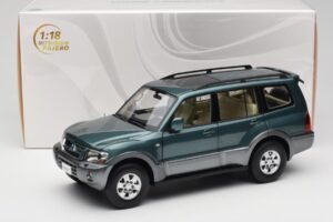 Mitsubishi Pajero V73 Verde YC Model 1:18 241218040101010215 Metal - imagen 8 de 8