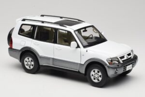 Mitsubishi Pajero V73 Blanco YC Model 1:18 241218040103010206 Metal - imagen 6 de 8
