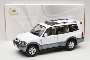 Mitsubishi Pajero V73 Blanco YC Model 1:18 241218040103010206 Metal - imagen 8 de 8