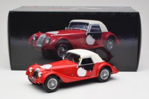 Morgan 4/4 Plus Competition Hardtop Rojo Kyosho 1:18 08114R Metal - imagen 8 de 8