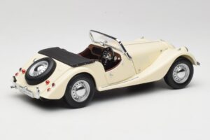 Morgan 4/4 Series II Blanco Kyosho 1:18 08111W Metal - imagen 3 de 8