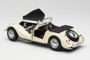 Morgan 4/4 Series II Blanco Kyosho 1:18 08111W Metal - imagen 5 de 8