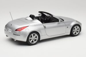 Nissan 350Z Z33 Roadster Diamond Plata AUTOart 1:18 77371 Metal - imagen 3 de 8