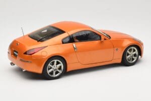 Nissan 350Z Z33 Sunset Orange AUTOart 1:18 77312 Metal - imagen 3 de 8